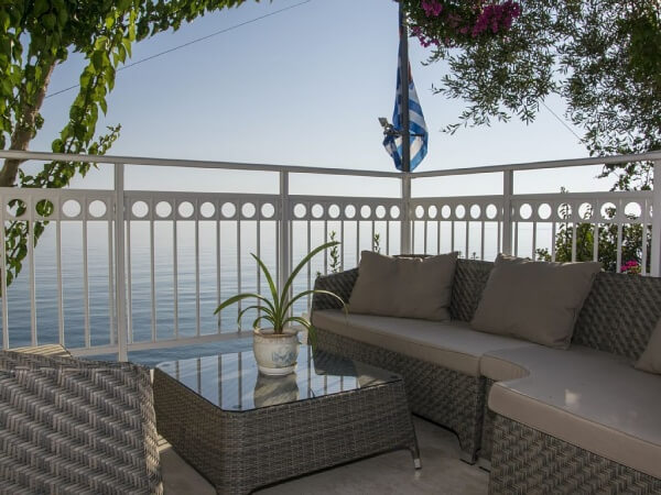 Villa Evita - Apartment with spectacular sea view - tree bougainvillea - Corfu